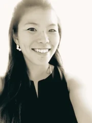 Mami Yamazaki, freelance Japanese copywriter based in Tokyo — portfolio portrait.